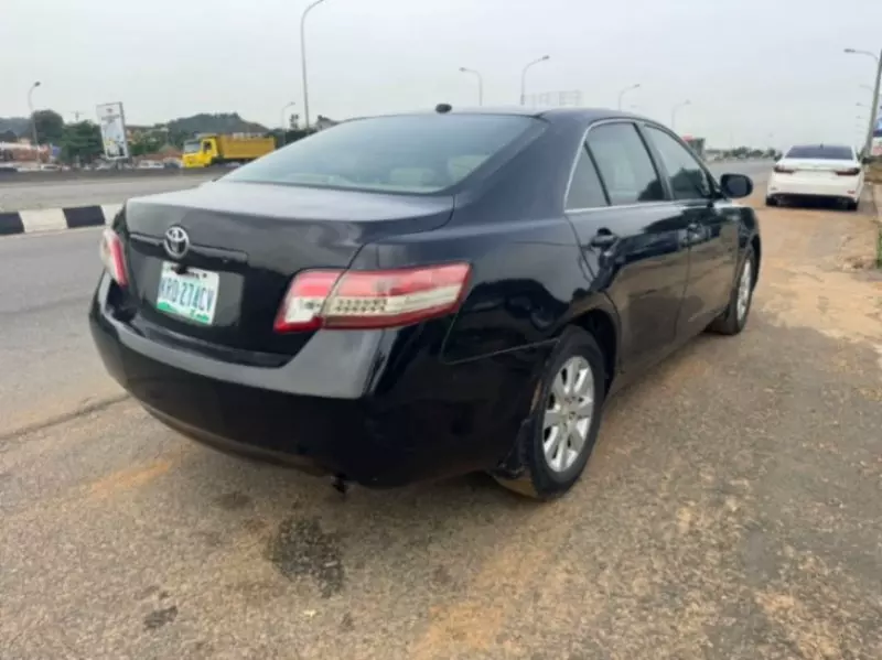 TOYOTA Camry   - 2010