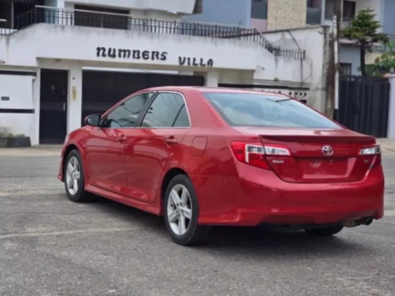 TOYOTA Camry   - 2012