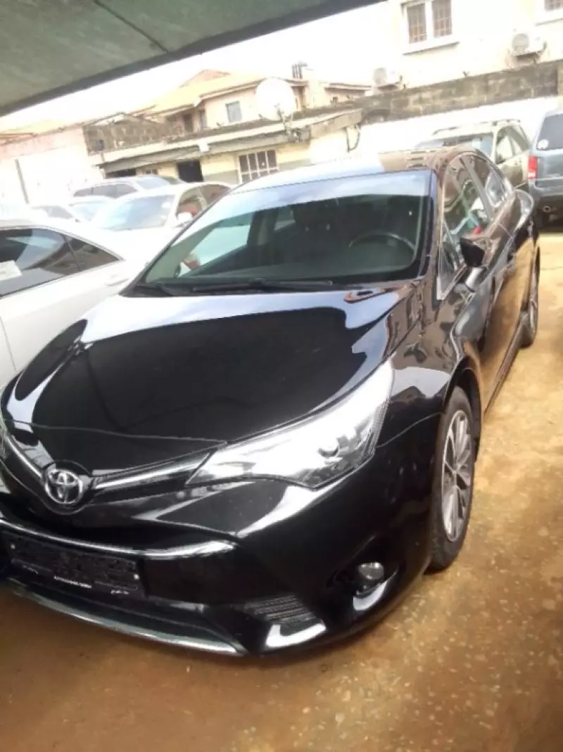 Toyota Avensis   - 2016