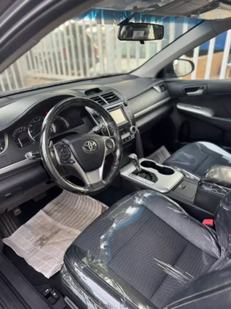 Toyota Camry   - 2012