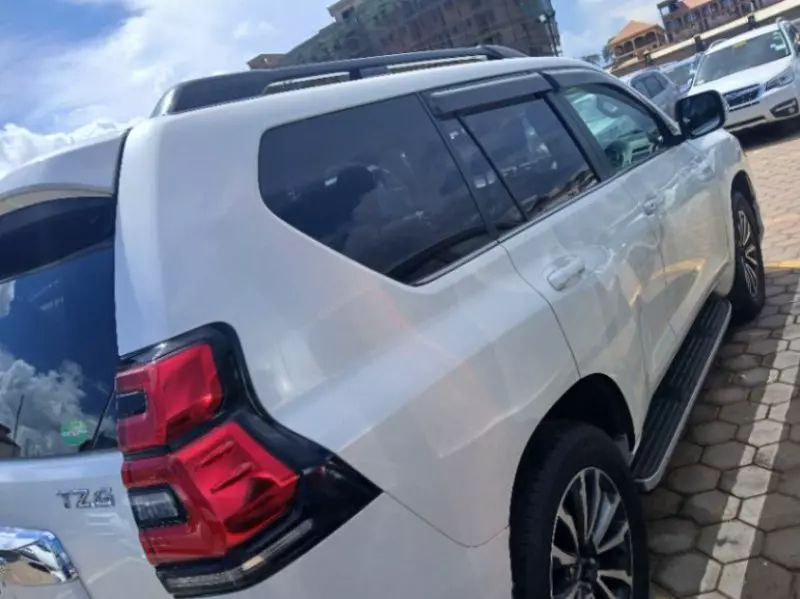 TOYOTA LANDCRUISER VXR   - 2019