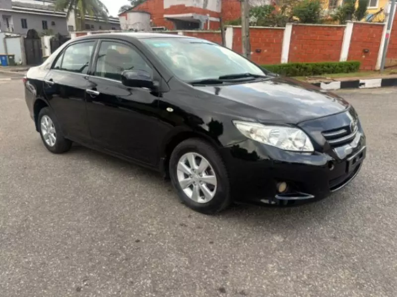 Toyota Corolla   - 2010