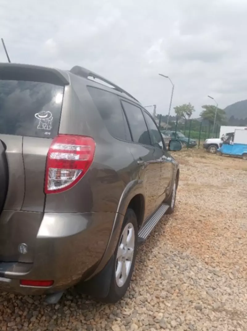 TOYOTA RAV 4   - 2010