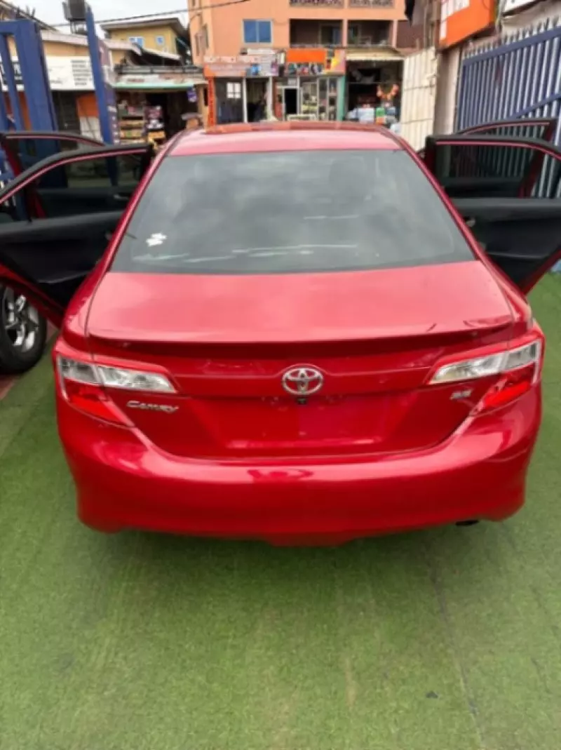 TOYOTA Camry - 2013