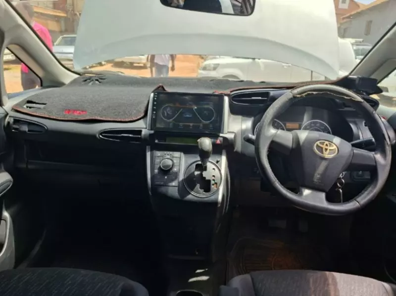 Toyota Wish   - 2011