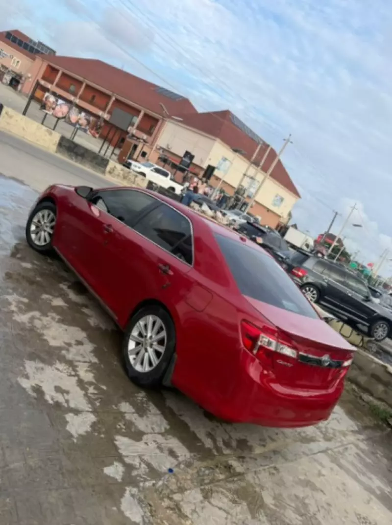 TOYOTA Camry - 2013