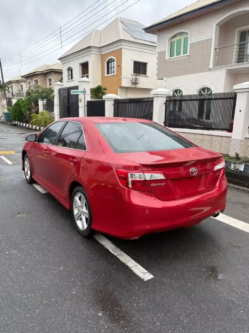 TOYOTA Camry   - 2012