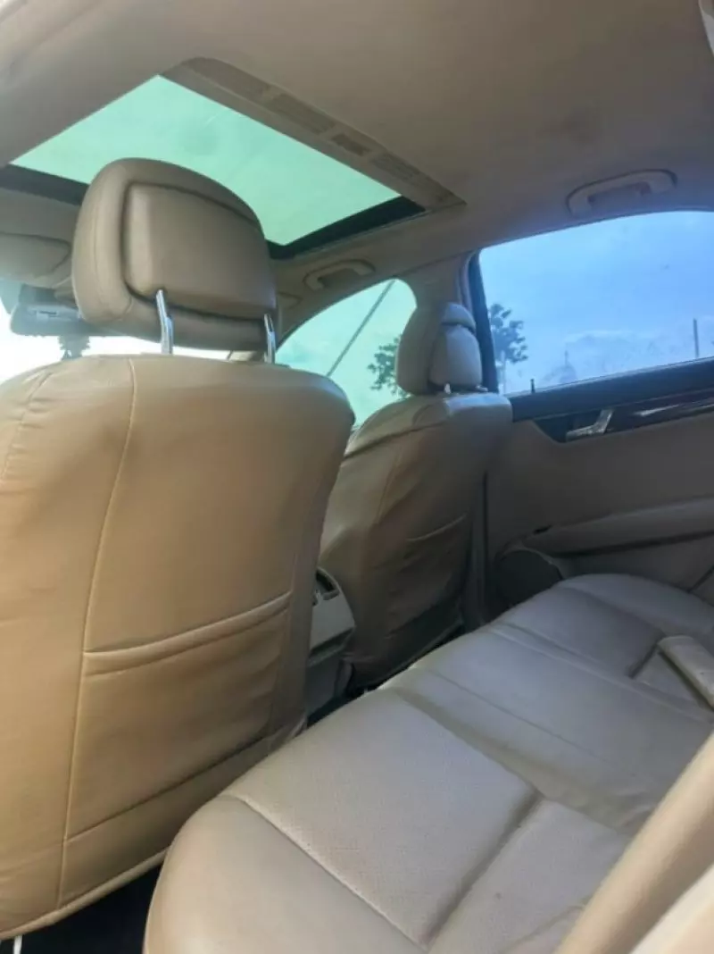 Mercedes-Benz C-Class   - 2010