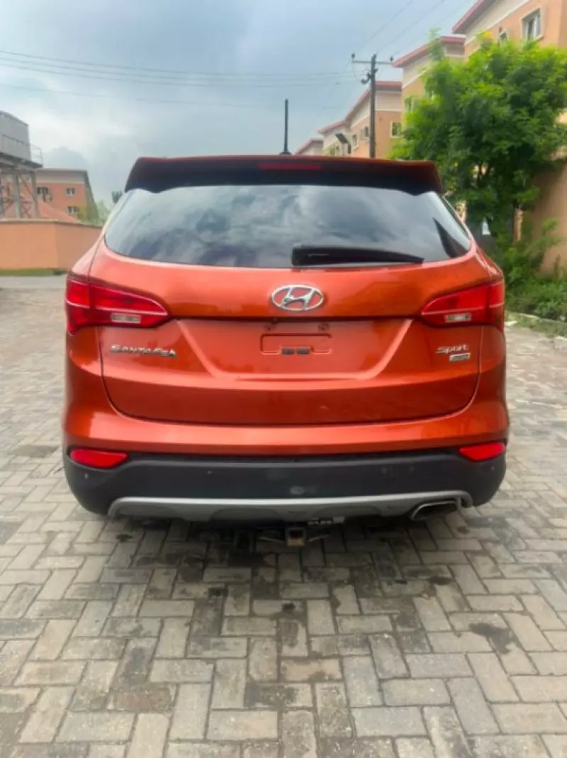 Hyundai Santa Fe   - 2015