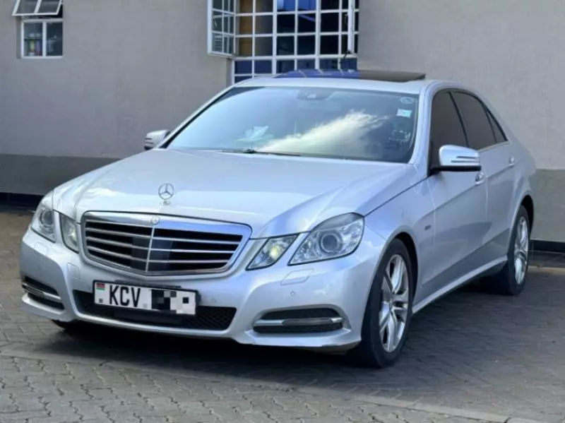 Mercedes-Benz E350   - 2012