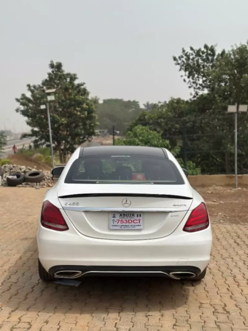 Mercedes-Benz C 300   - 2015