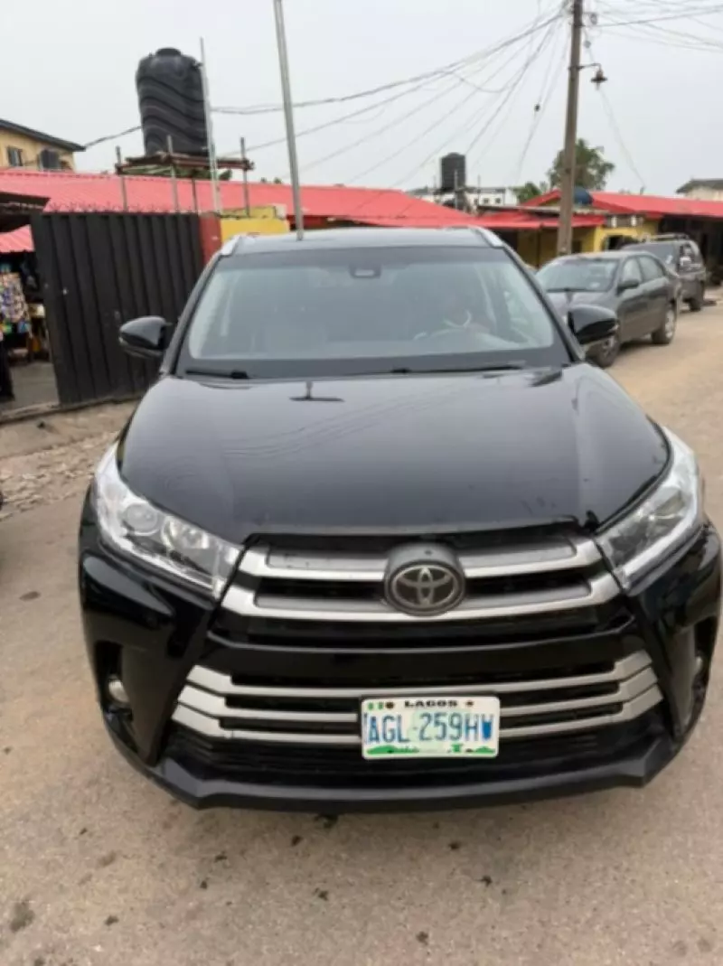Toyota Highlander   - 2017