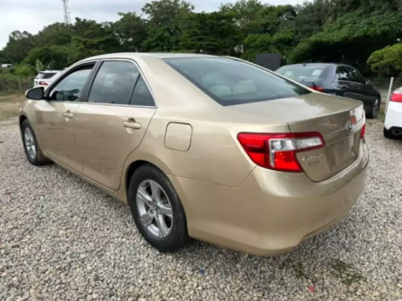 TOYOTA Camry   - 2012