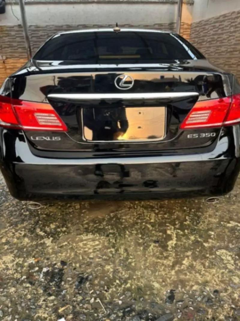 Lexus ES   - 2010
