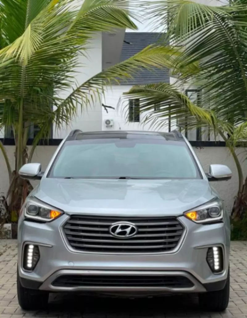 Hyundai Santa Fe   - 2018