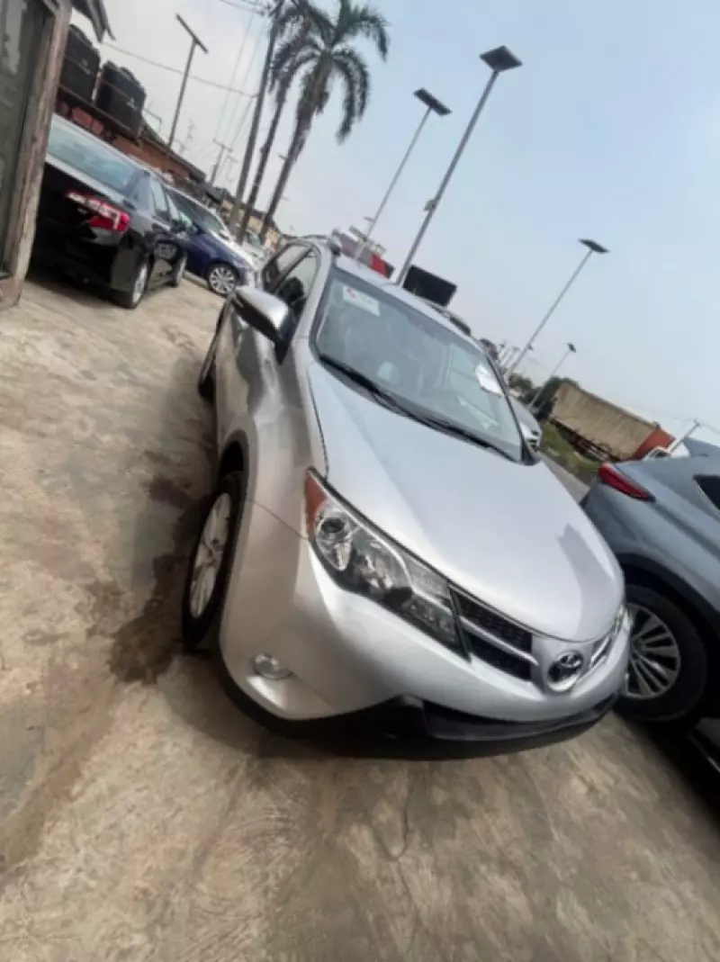 Toyota RAV 4   - 2013