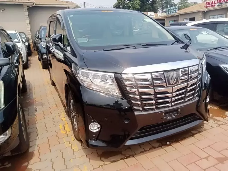 Toyota Alphard   - 2017