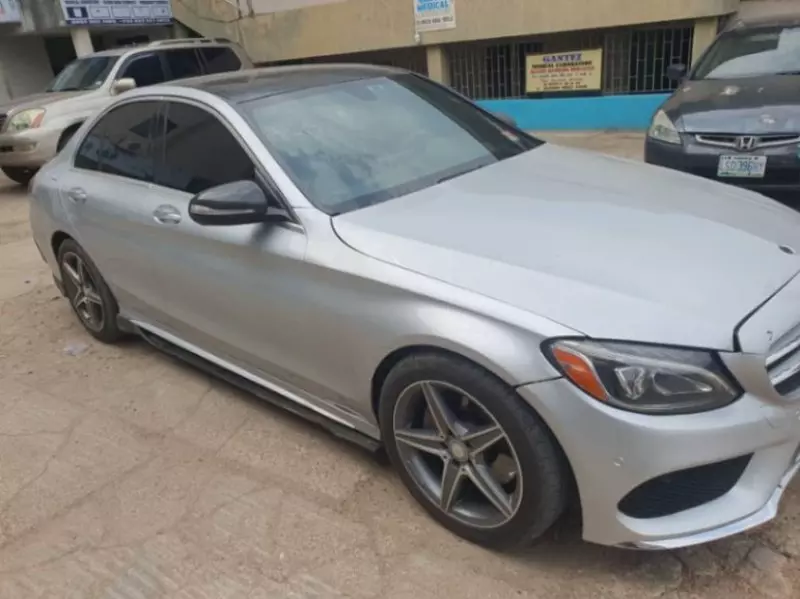 Mercedes-Benz 300   - 2015
