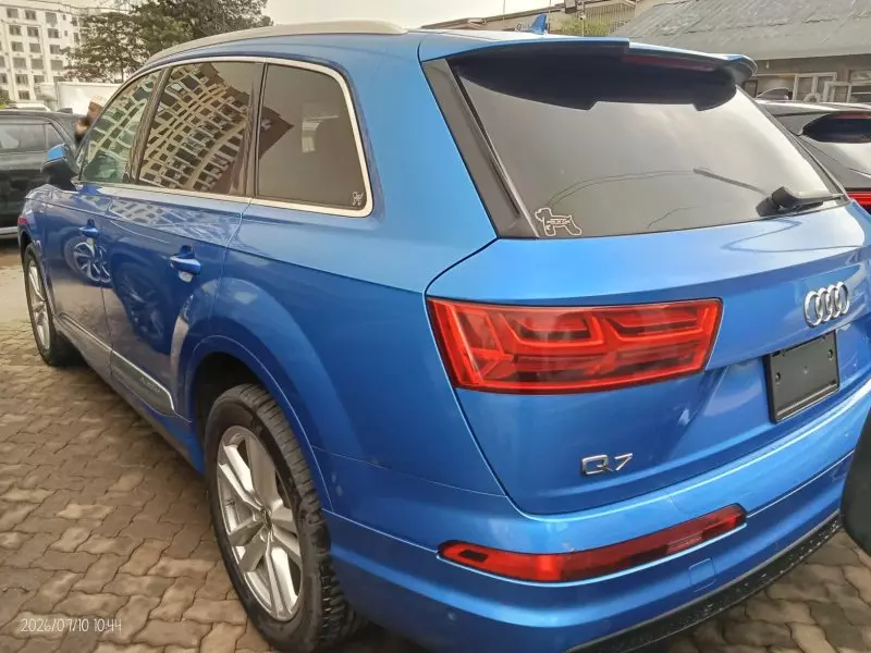 Audi Q7   - 2016
