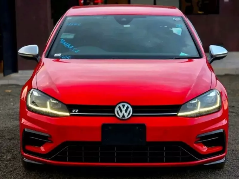 Volkswagen Golf   - 2018