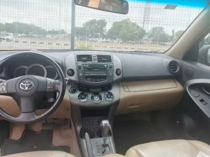 TOYOTA RAV 4   - 2011