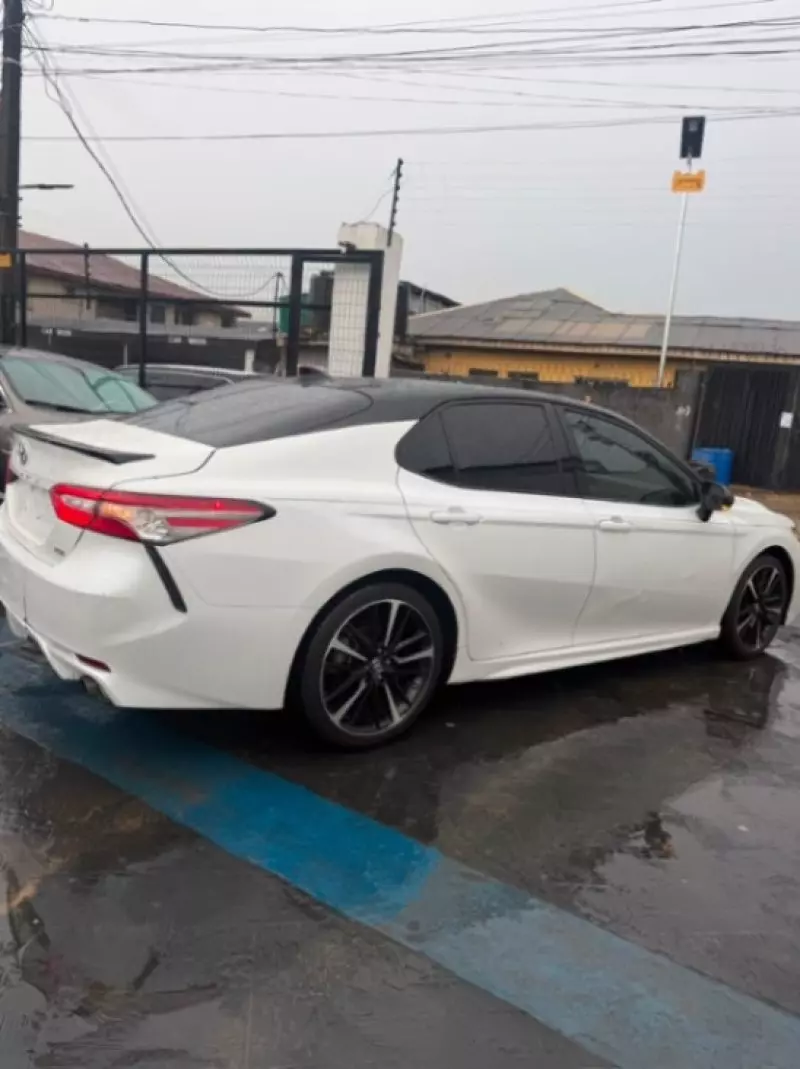 TOYOTA Camry   - 2019