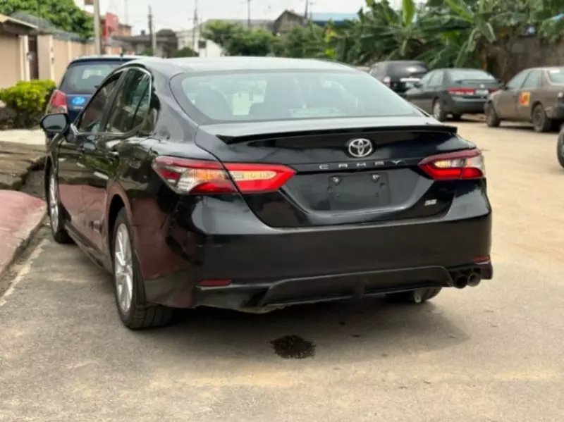 TOYOTA Camry   - 2021