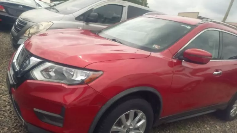 Nissan Rogue   - 2018