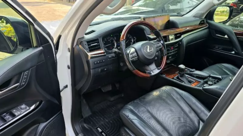 Lexus LX   - 2016