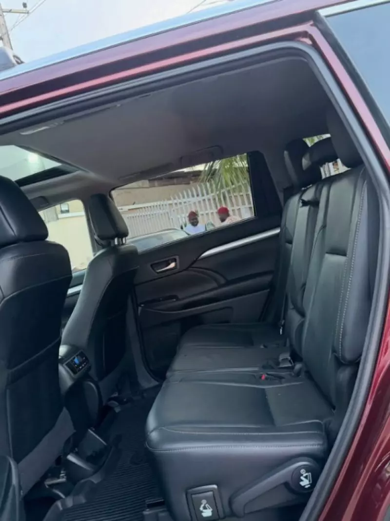 TOYOTA Highlander   - 2018