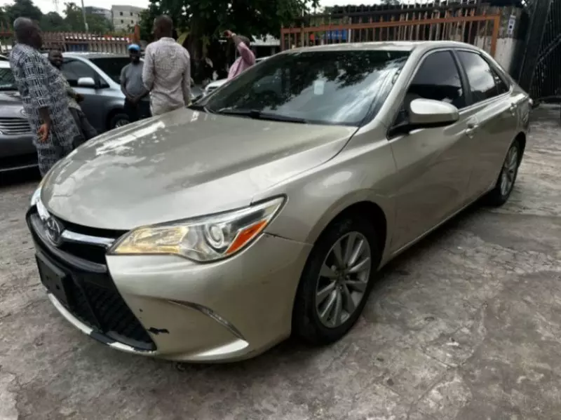 Toyota Camry   - 2015