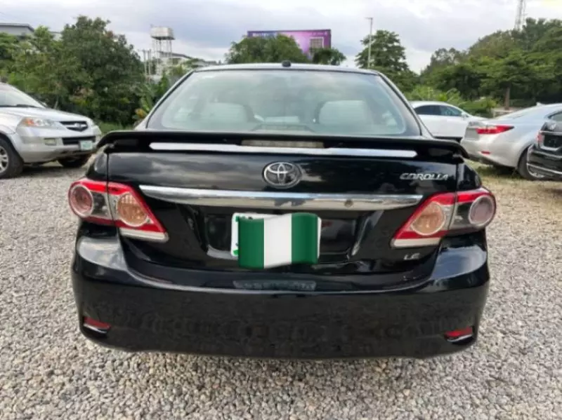 TOYOTA corolla   - 2010