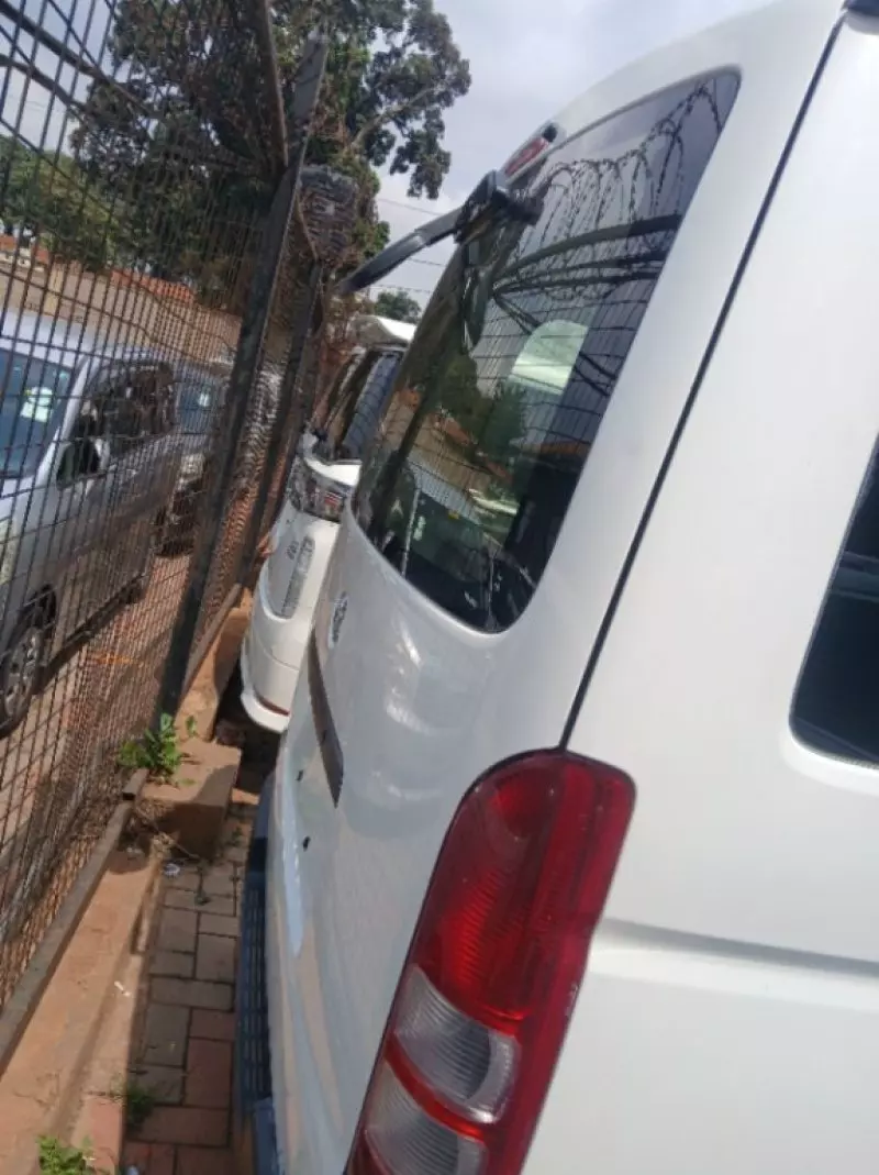 TOYOTA Hiace   - 2013
