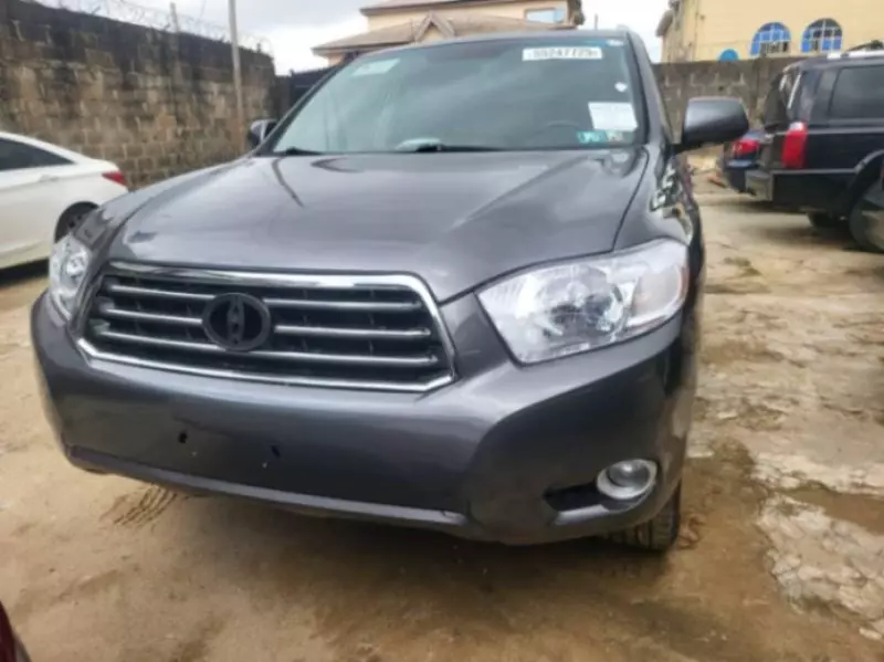 Toyota Highlander   - 2010