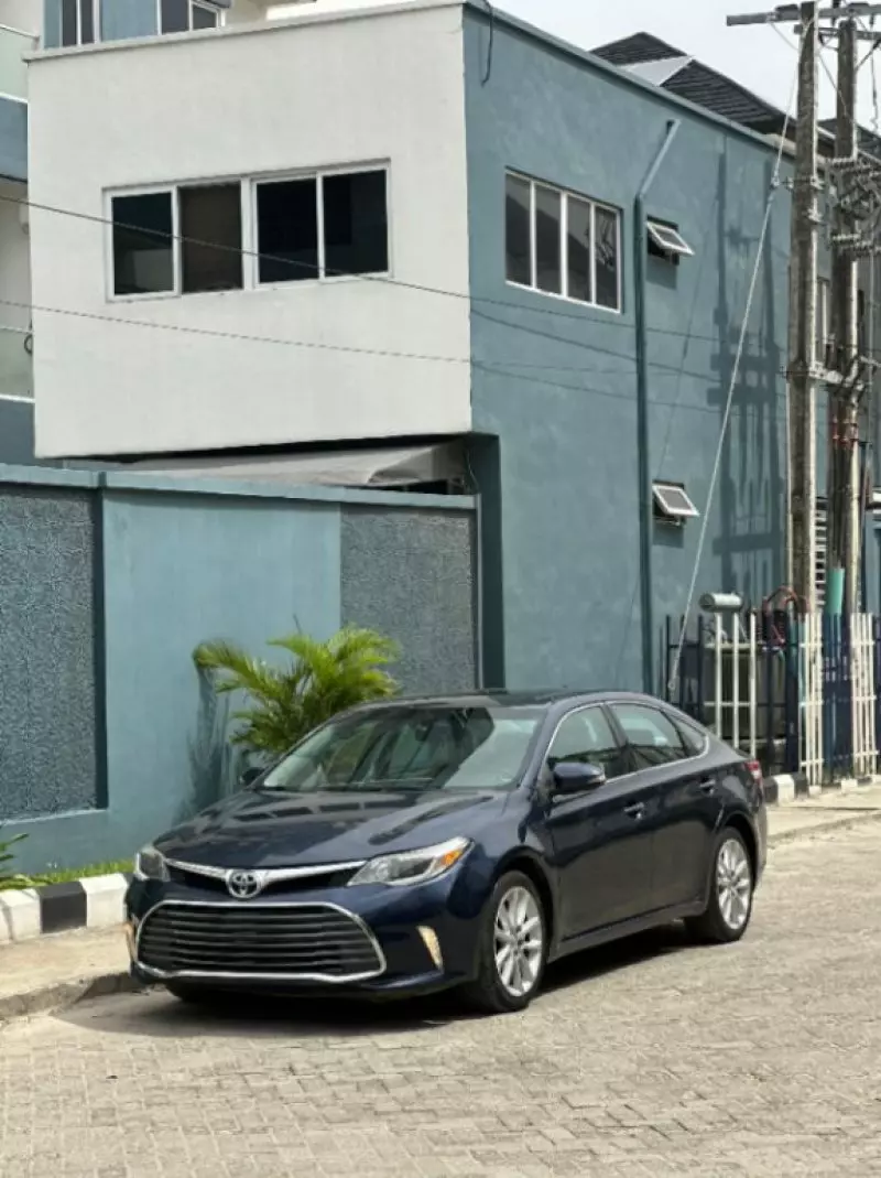 Toyota Avalon   - 2014