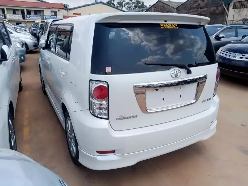 Toyota Rumion   - 2012