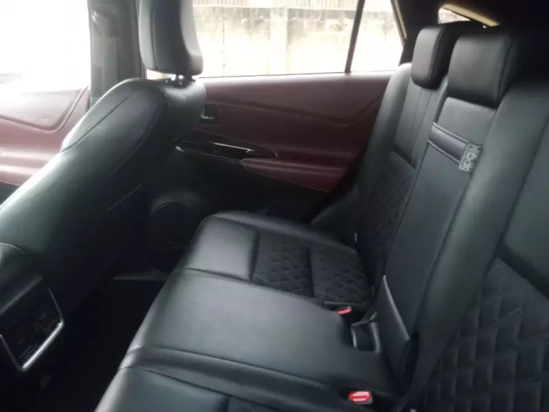Toyota Harrier   - 2016