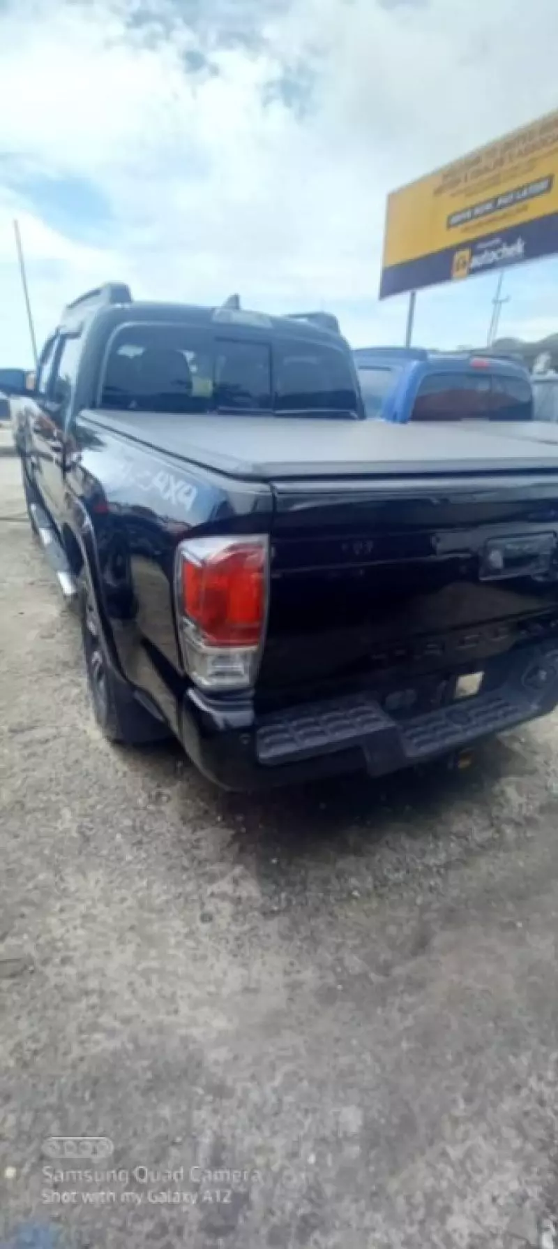 Toyota Tacoma   - 2017