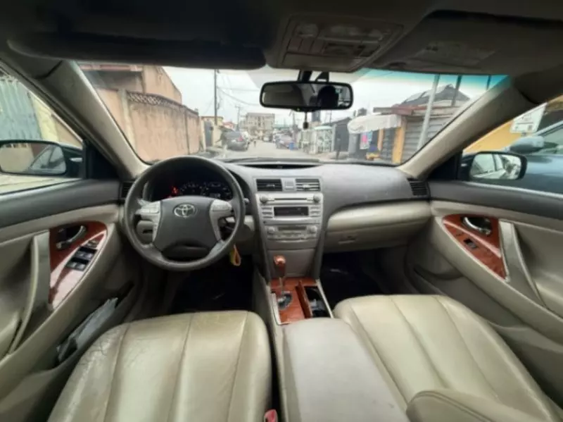 TOYOTA Camry   - 2010