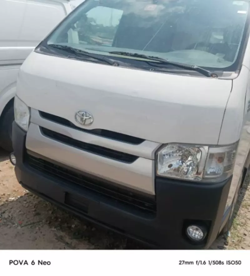 Toyota Hiace   - 2013