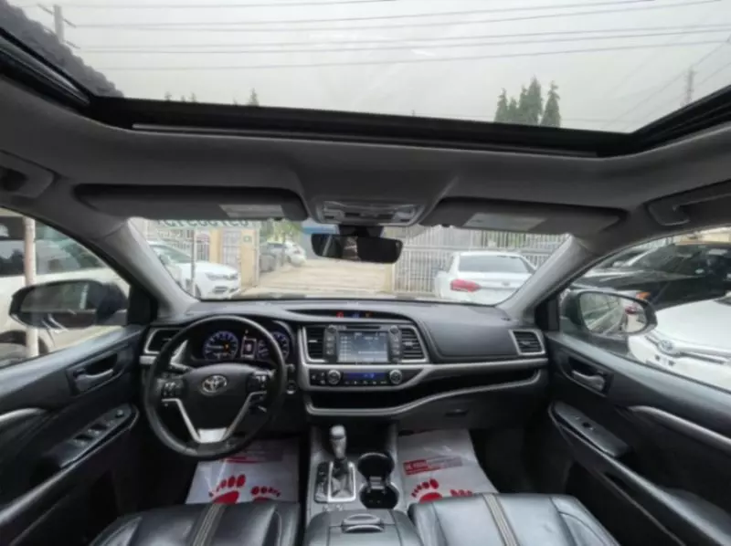 Toyota Highlander   - 2018