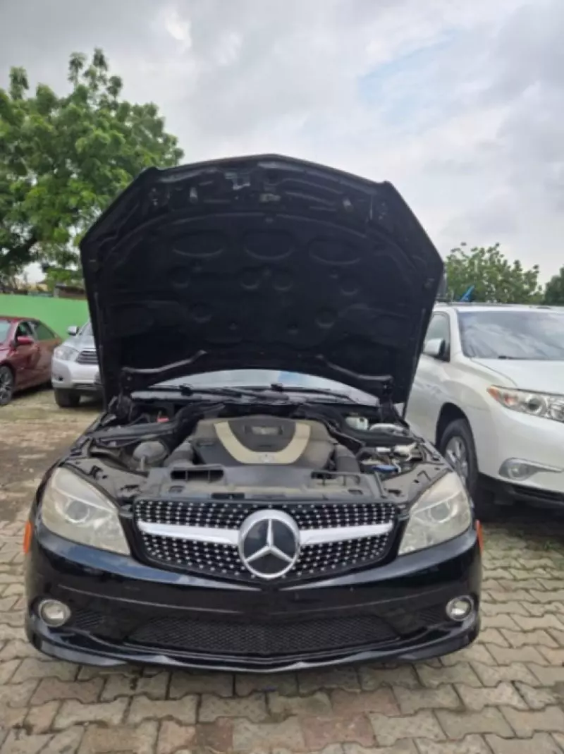 Mercedes-Benz C-Class - 2010