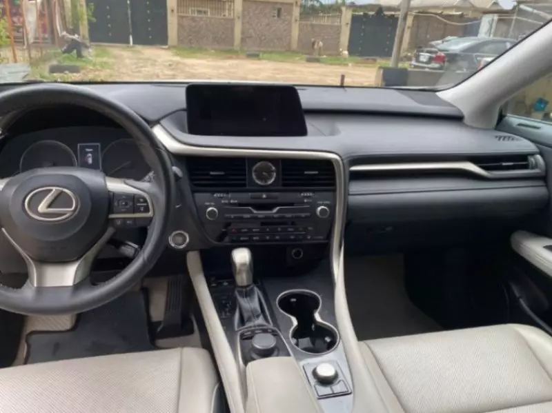 Lexus RX   - 2019