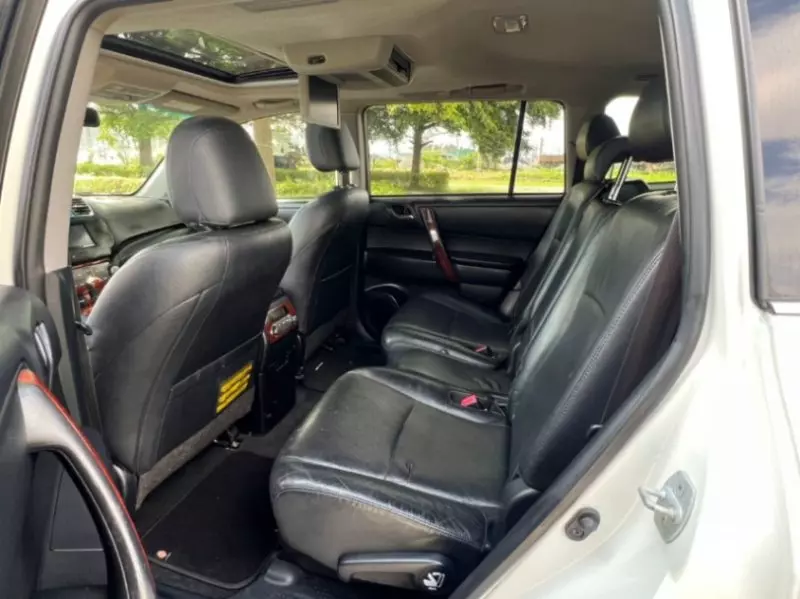 Toyota Highlander   - 2013