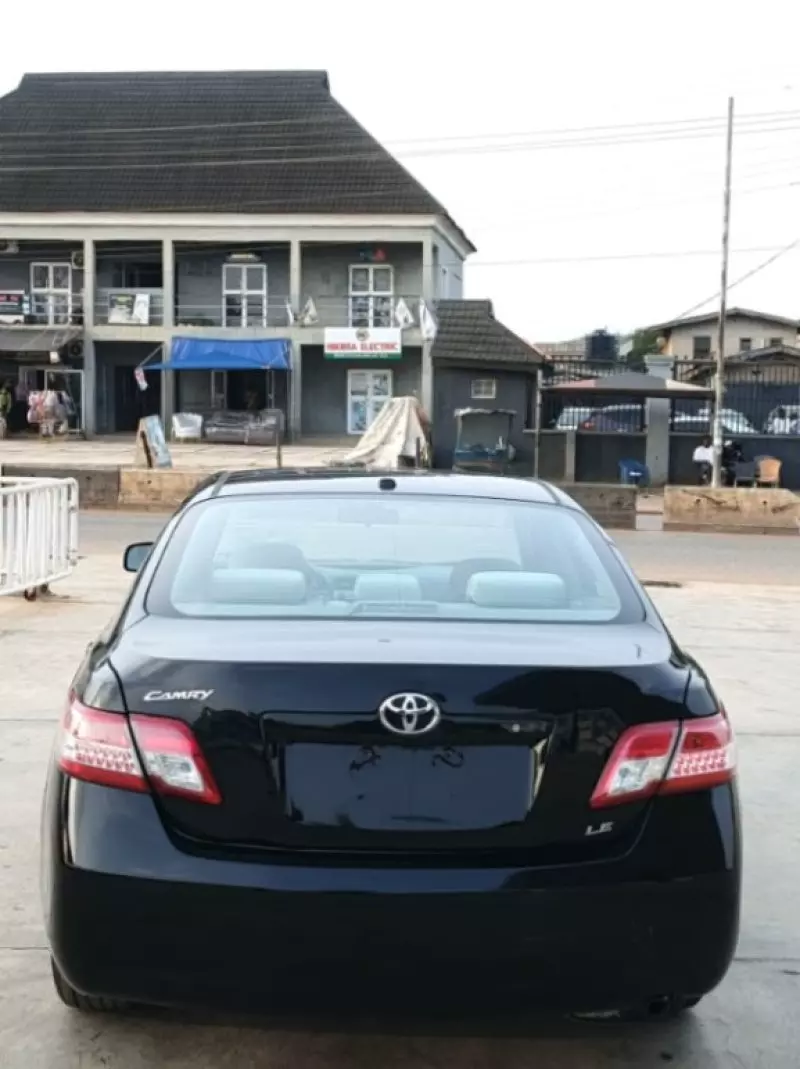 TOYOTA Camry   - 2010