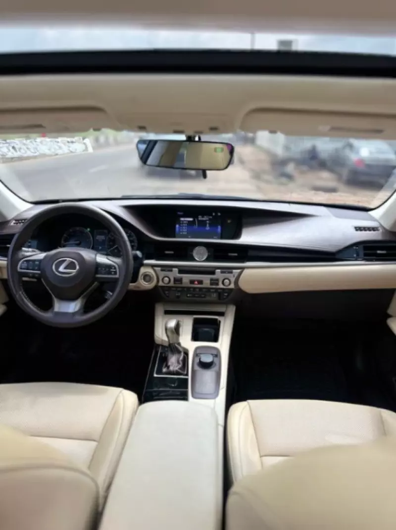 Lexus ES 350   - 2016