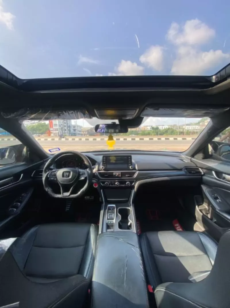 Honda Accord   - 2018