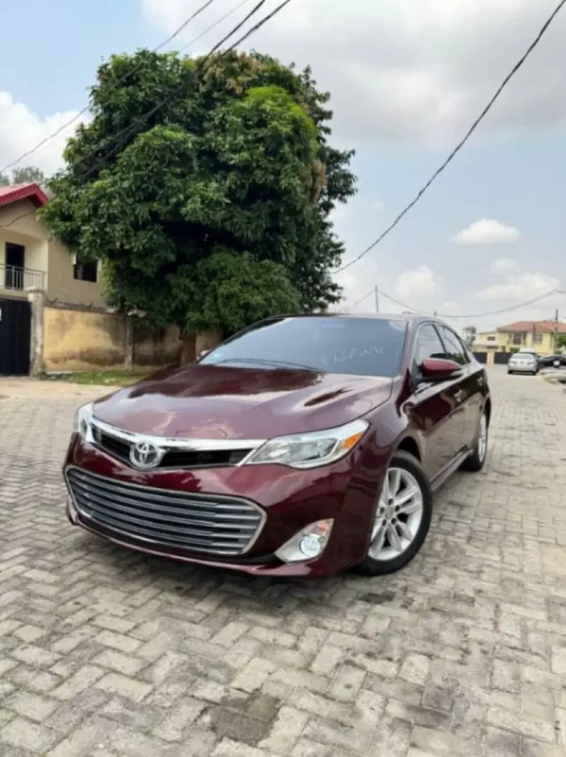 Toyota Avalon   - 2015