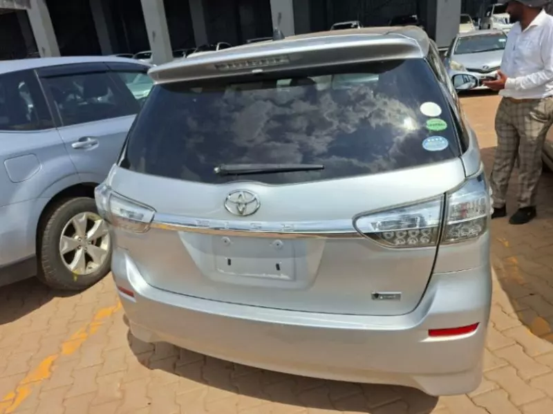 Toyota Wish   - 2014