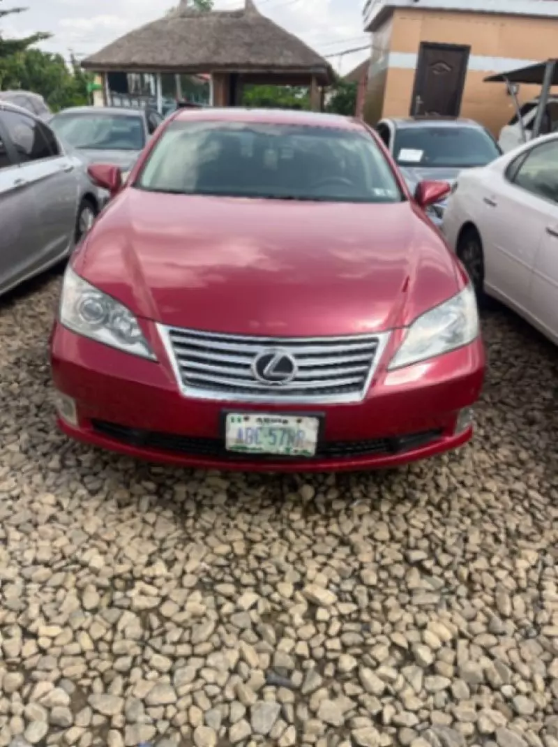 Lexus ES   - 2011